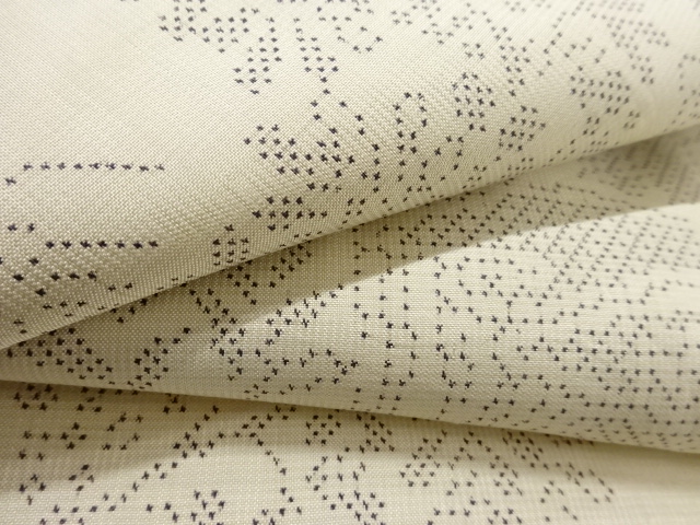  アンティーク　遠山風景模様織出し本場白大島紬着物（5マルキ）